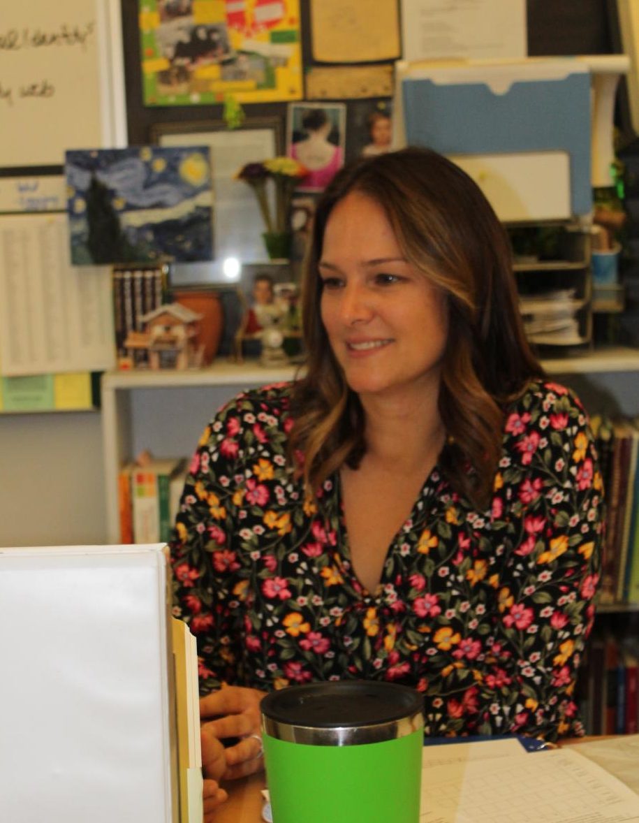 Stacy Vanderpool gets ready to teach a lesson. She is one of the teachers that are part of the freshman teams.