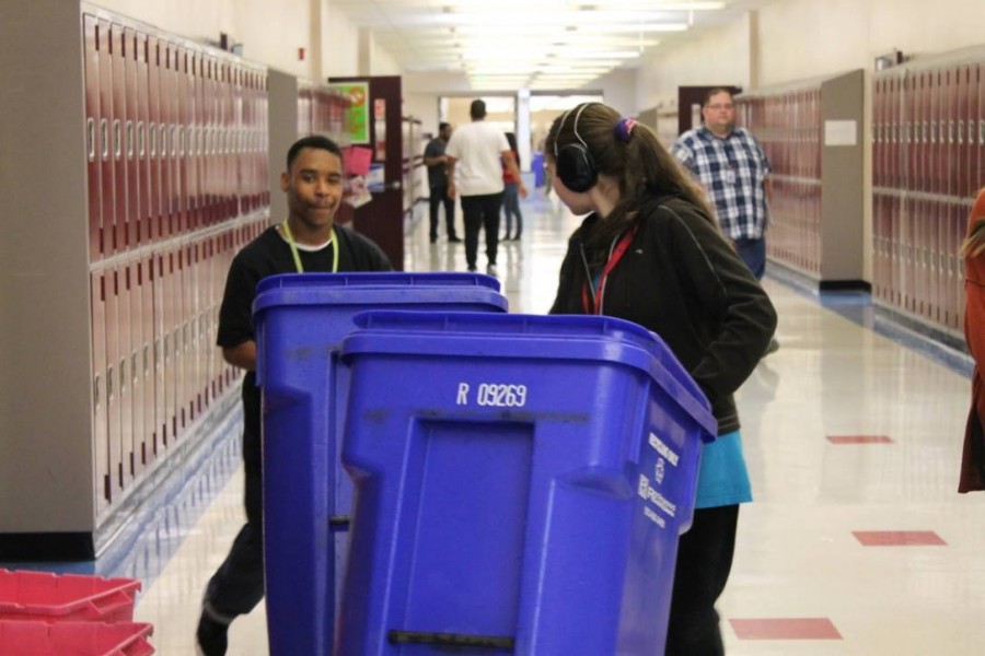 Parks students participate in recycling volunteering. 