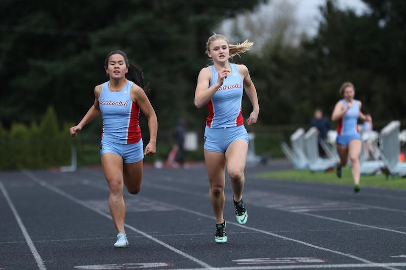 Sophomores Shoshana Lewis and Chloe Smith sprint to the finish line. 